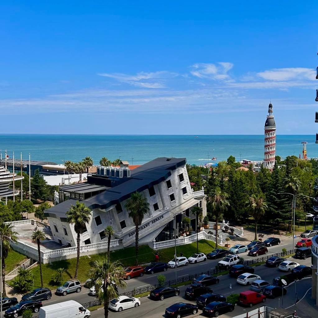 Apartment Orbi Sea Tower David Батуми Екстериор снимка